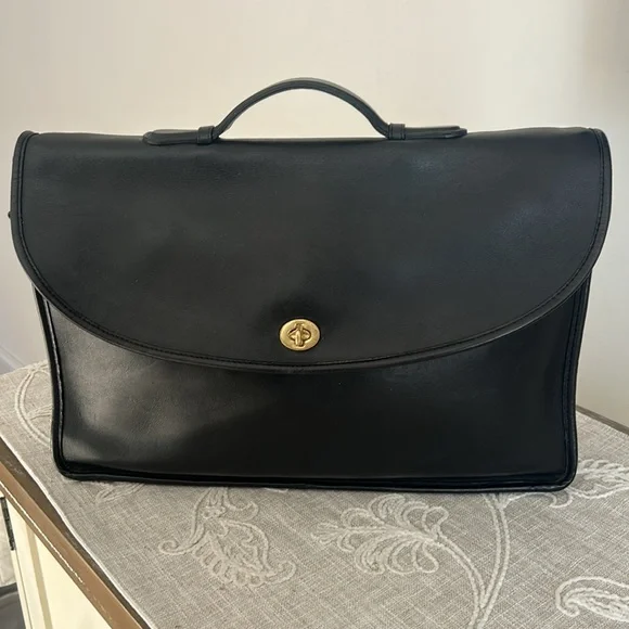 Coach Vintage Authenticated Lexington Black Leather/Shoulder/Briefcase Bag - Picture 4 of 17